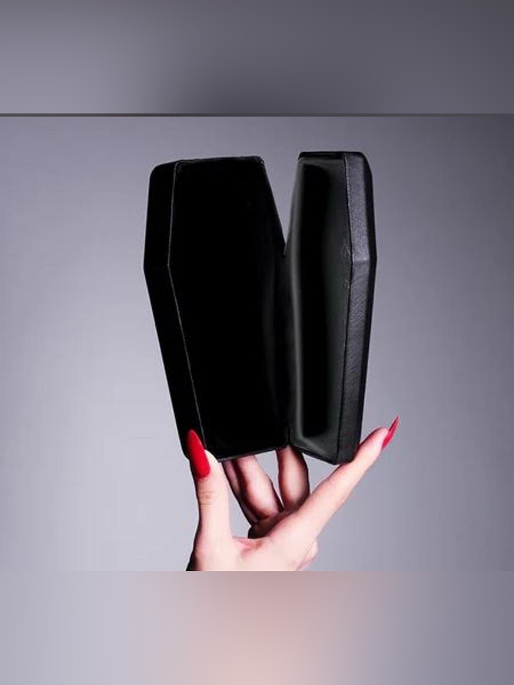 Coffin-Shaped sunglasses holder - Picture 2 of 3